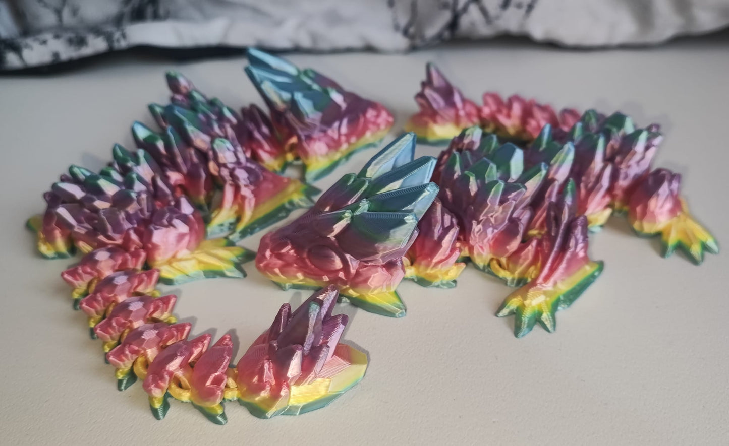 Art 0104 Flexi Edelstein-Drache | 3D-gedruckter beweglicher Drache | ca. 21,0 cm lang | PLA Hellgelb - Farbverlauf Deko & Geschenk für Fantasy-Fans Art 0104