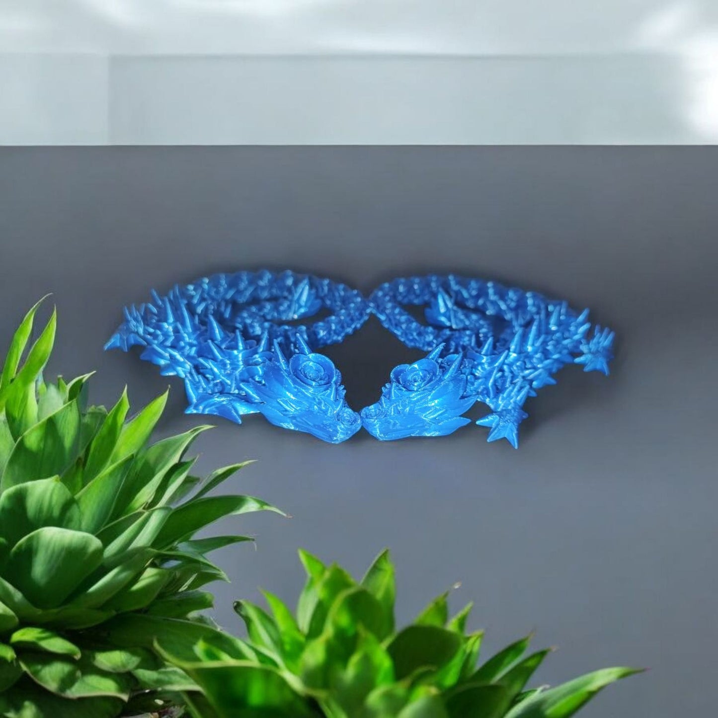 Artikel 008 Flexi Rosendrache lang 3D-gedruckter beweglicher Drache | 39,0 cm lang | PLA Silk blau Deko & Geschenk für Fantasy