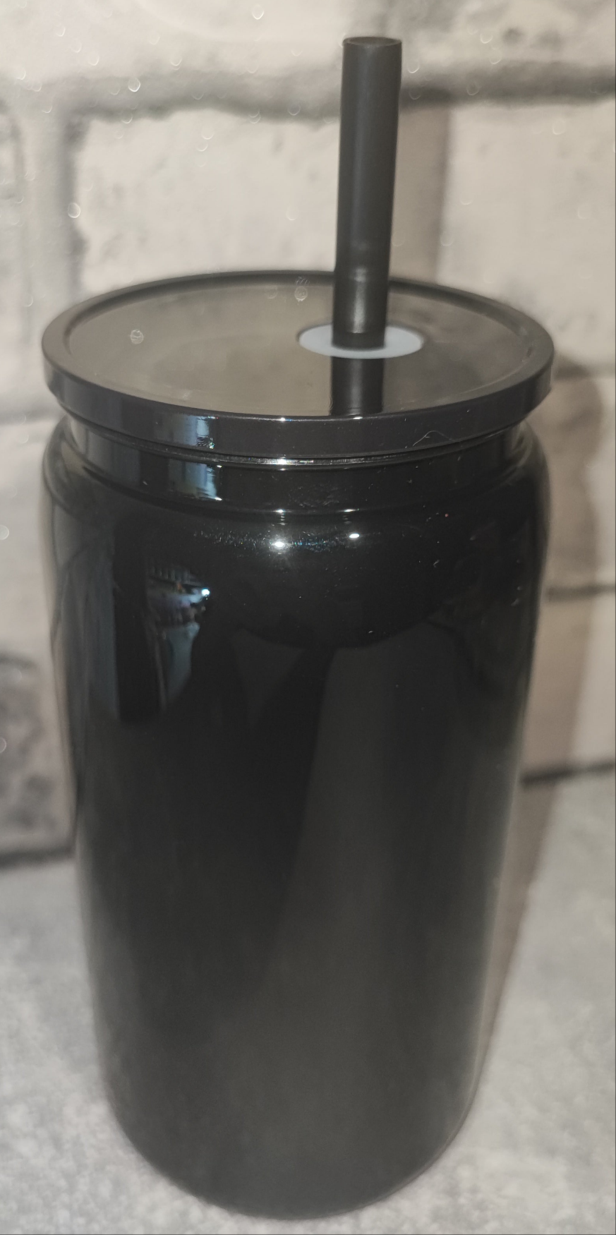 Schwarz/Transparenter Kunststoff Becher mit Strohhalm und UV Dtf Aufkleber - inkl Deckel