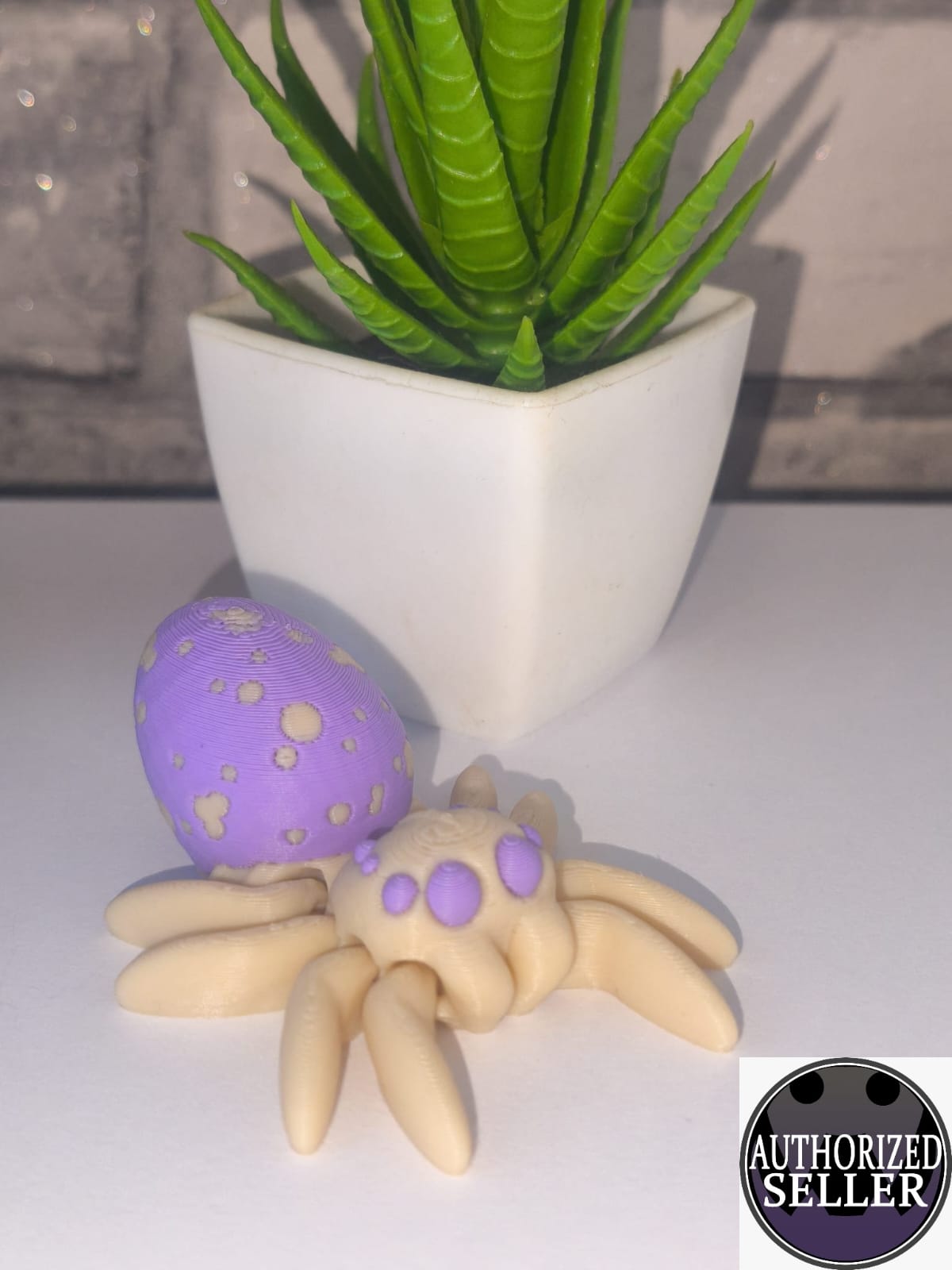 Art 0380 Flexi Osterei Spinne| 3D-gedruckt| ca 7,3*5cm breit | PLA beige Flieder Deko & Geschenk für Fantasy-Fans