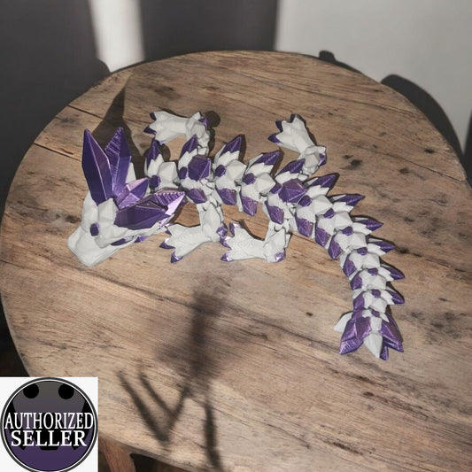Art.023 Baby Flexi Kristalldrache | 3D-gedruckter beweglicher Drache | 18,0 cm lang | PLA Silk Lila weiß Deko & Geschenk für Fantasy-Fans Art.023