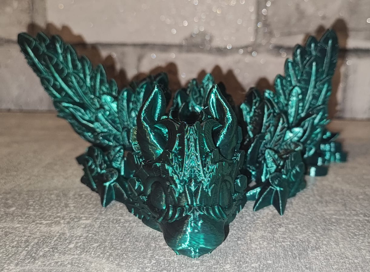 Art 0182 Flexi Mondflügel Drache | 3D-gedruckter beweglicher Drache | ca. 22,5 cm lang | PLA schwarz dunkelgrün schimmernd Deko & Geschenk für Fantasy-Fans Art 0182