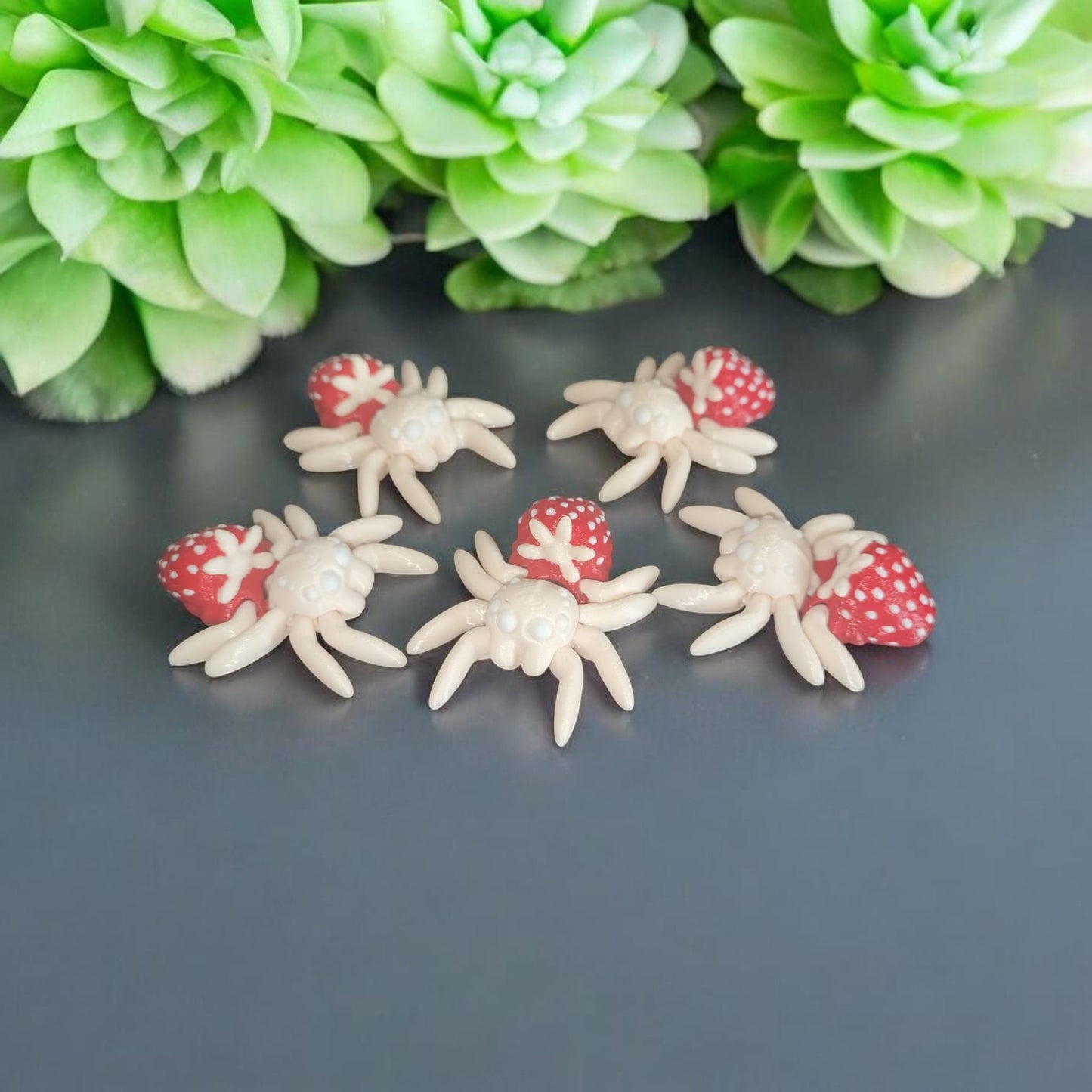 Art 049 Flexi Erdbeer Spinne | 3D-gedruckter bewegliche Spinne | ca. 4 cm lang | PLA  Deko & Geschenk für Fantasy-Fans Art 049