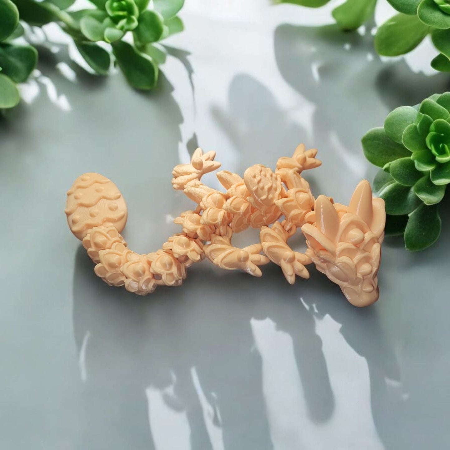 Art.034 Flexi Oster Cookie Drache| 3D-gedruckter beweglicher Drache | 32,0 cm lang | PLA hautfarbend Deko & Geschenk für Fantasy-Fans Art.034