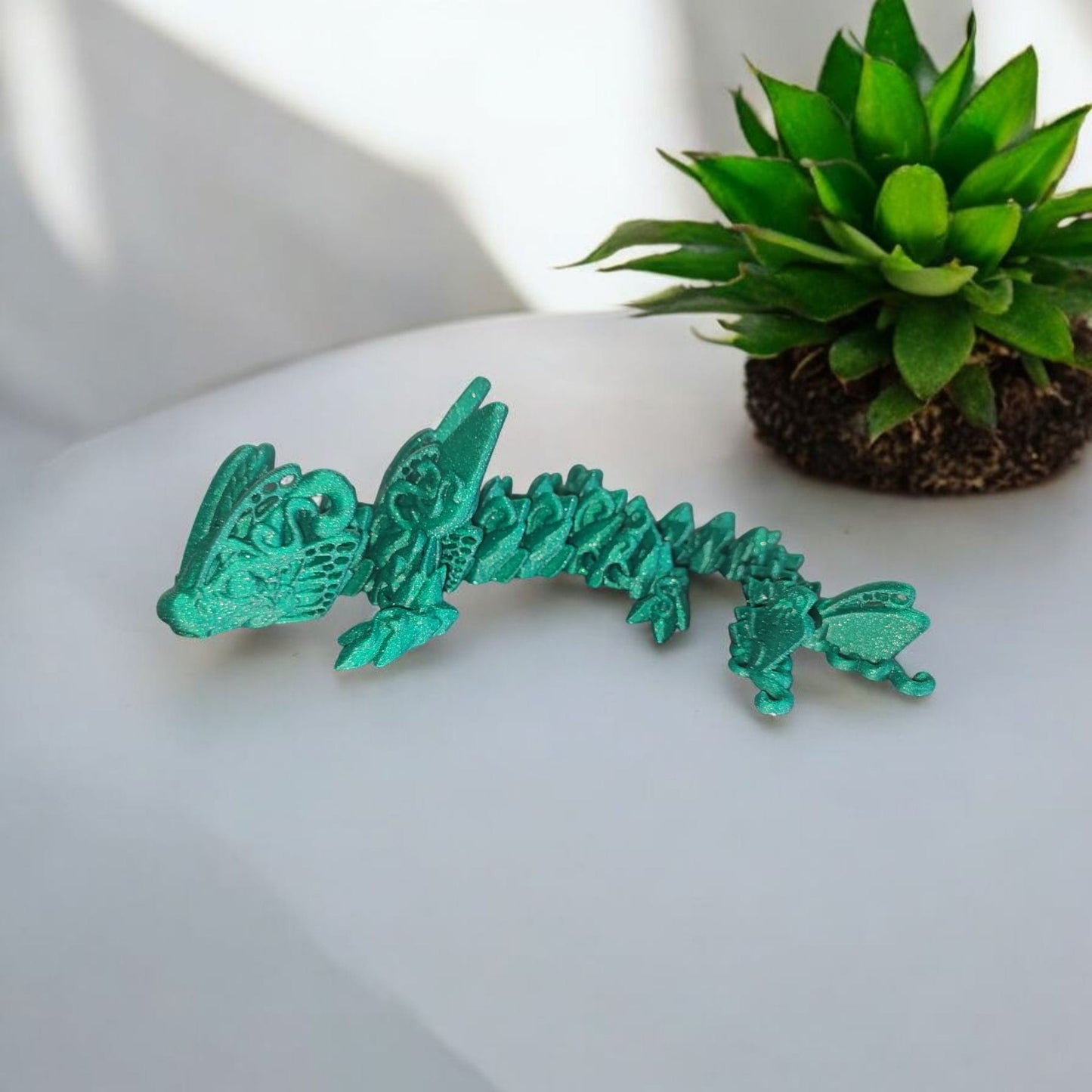Art 064 Flexi Butterfly-Drache | 3D-gedruckter beweglicher Drache | ca. 23,5 cm lang | PLA Opal Grün  Deko & Geschenk für Fantasy-Fans Art 064