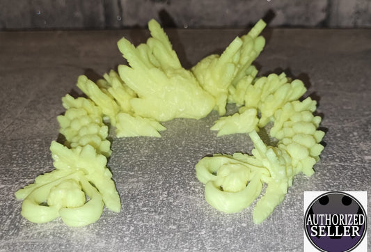 Art. 0185 Flexi Herz-Drache | 3D-gedruckter beweglicher Drache | ca. 15cm cm lang | PLA hellgelb Deko & Geschenk für Fantasy-Fans Art. 0185