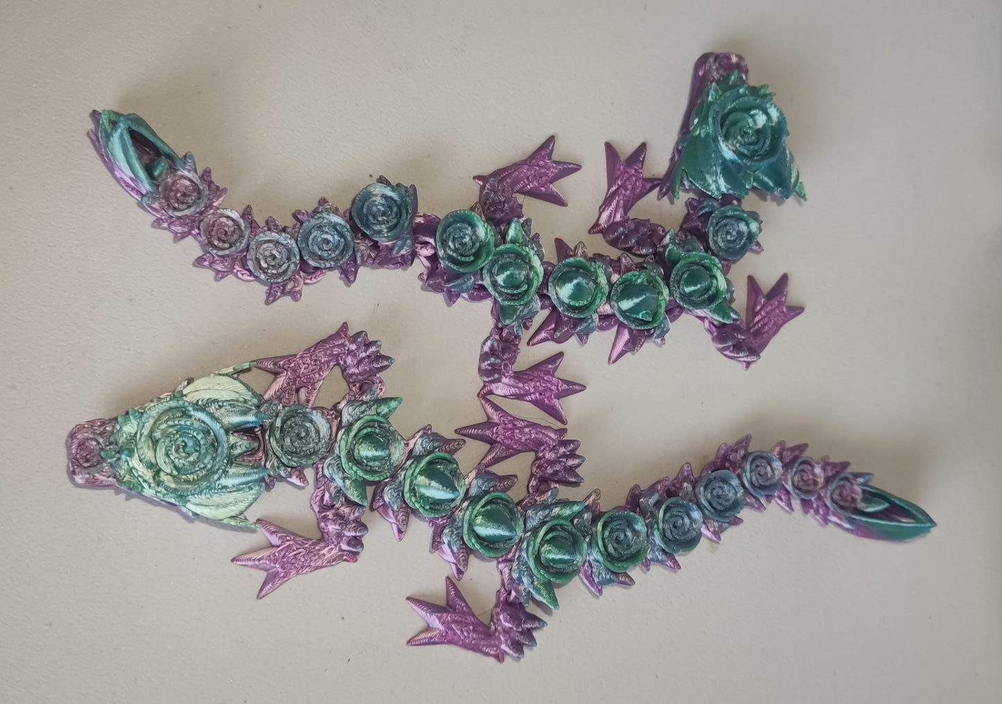 Art. 0106 Baby-Rosen-Drachen | 3D-gedruckter beweglicher Drache | ca.16 cm lang | PLA Farbverlauf Deko & Geschenk für Fantasy-Fans Art. 0106