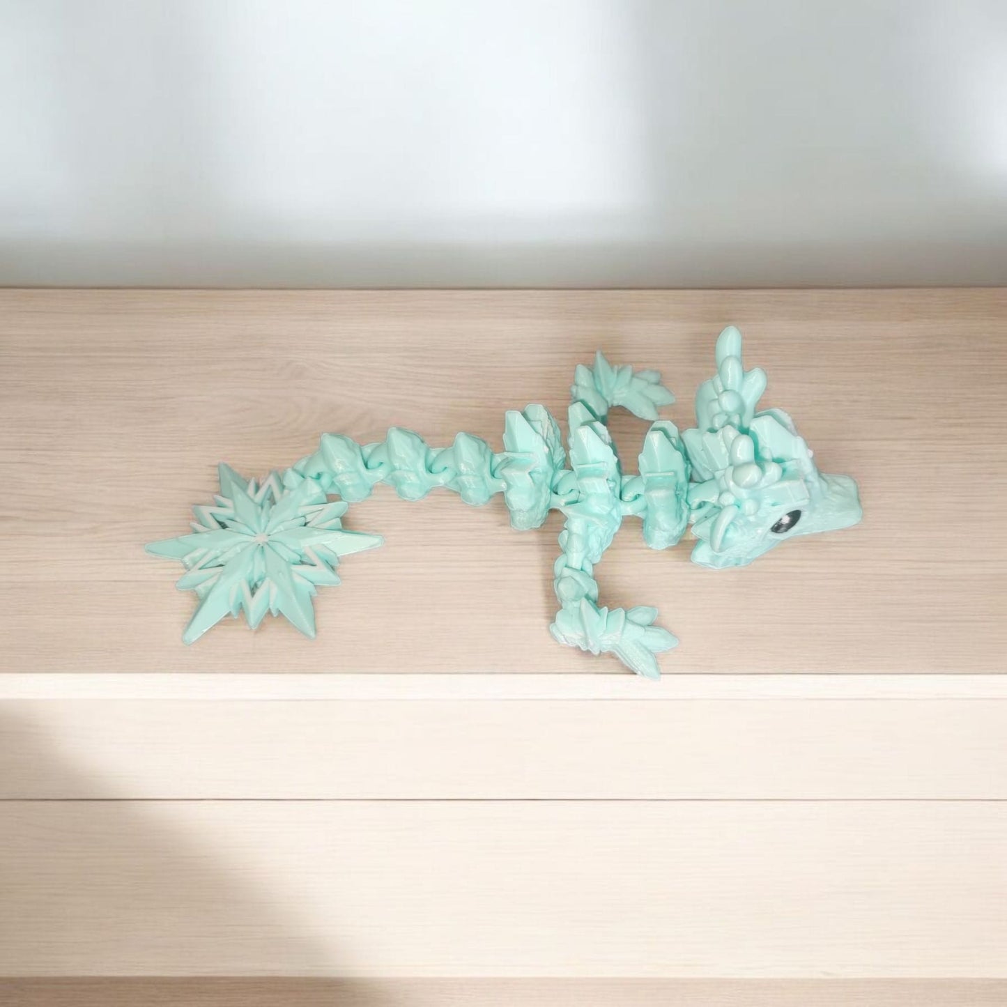 Art 074 Flexi Winter-Drache | 3D-gedruckter beweglicher Drache | ca. 19 cm lang | PLA Mint-Weiß  Deko & Geschenk für Fantasy-Fans Art 074