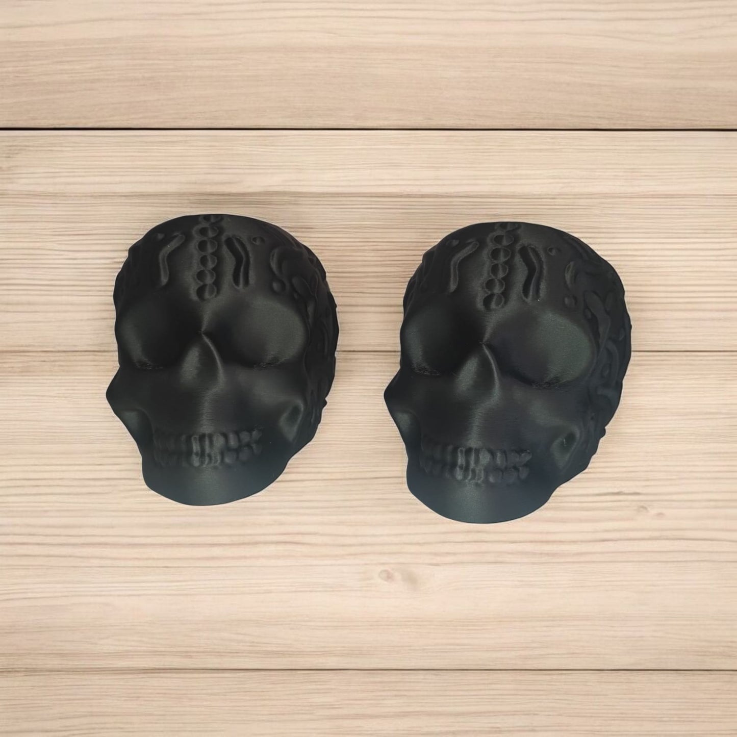 Art 081 Deko Totenkopf | 3D-gedruckter Stiftehalter/behälter | 10cm Höhe & 13,5cm Tiefe | PLA schwarz Deko Home Geschenk Art 081
