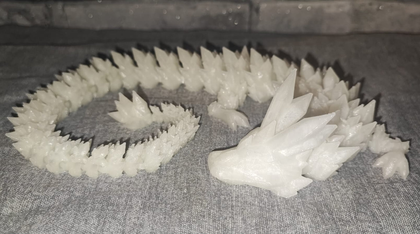 Art 0170 Kristalldrache Drache | 3D-gedruckter beweglicher Drache | ca 47,5cm lang | PLA Nachtsleuchtend blau Deko & Geschenk für Fantasy-Fans Art 0170