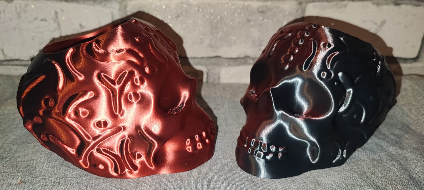 Art 0144 Deko Totenkopf | 3D-gedruckter Stiftehalter/behälter | 10cm Höhe & 13,5cm Tiefe | PLA Seiden schwarz rot Deko Home Geschenk Art 0144