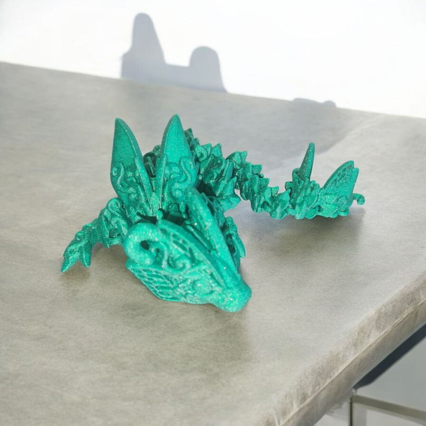 Art 064 Flexi Butterfly-Drache | 3D-gedruckter beweglicher Drache | ca. 23,5 cm lang | PLA Opal Grün  Deko & Geschenk für Fantasy-Fans Art 064