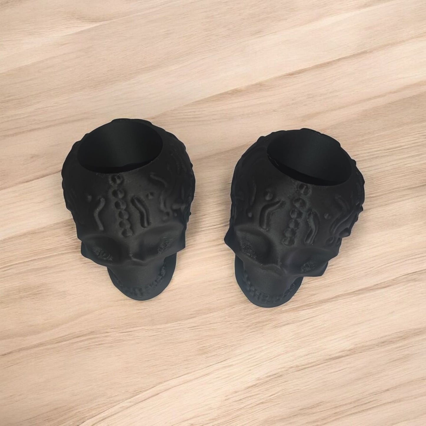 Art 081 Deko Totenkopf | 3D-gedruckter Stiftehalter/behälter | 10cm Höhe & 13,5cm Tiefe | PLA schwarz Deko Home Geschenk Art 081