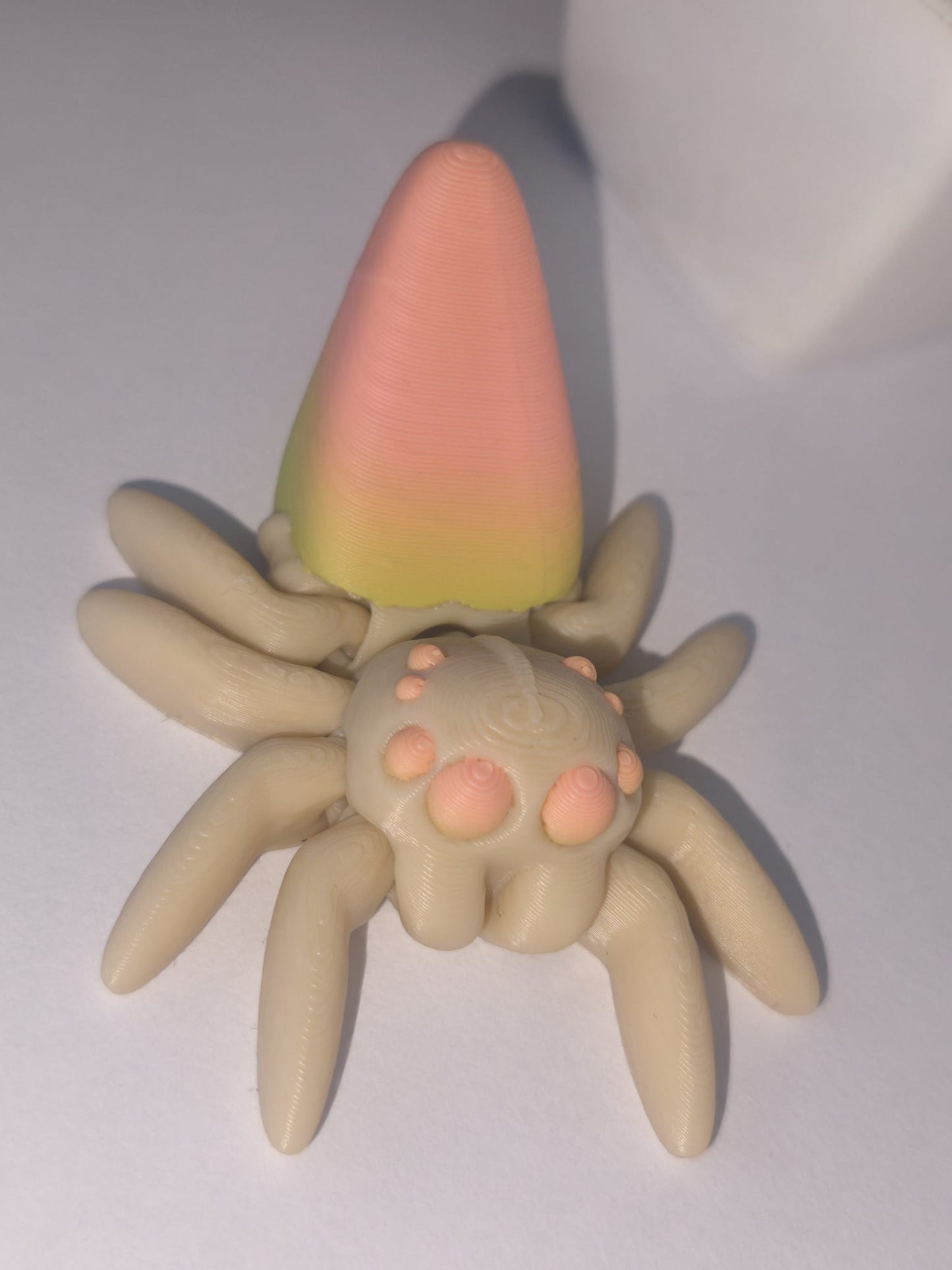 Art 0381 Flexi Süßigkeiten Spinne| 3D-gedruckt| ca 7,3*5cm breit | PLA beige zart orange grün Verlauf Deko & Geschenk für Fantasy-Fans