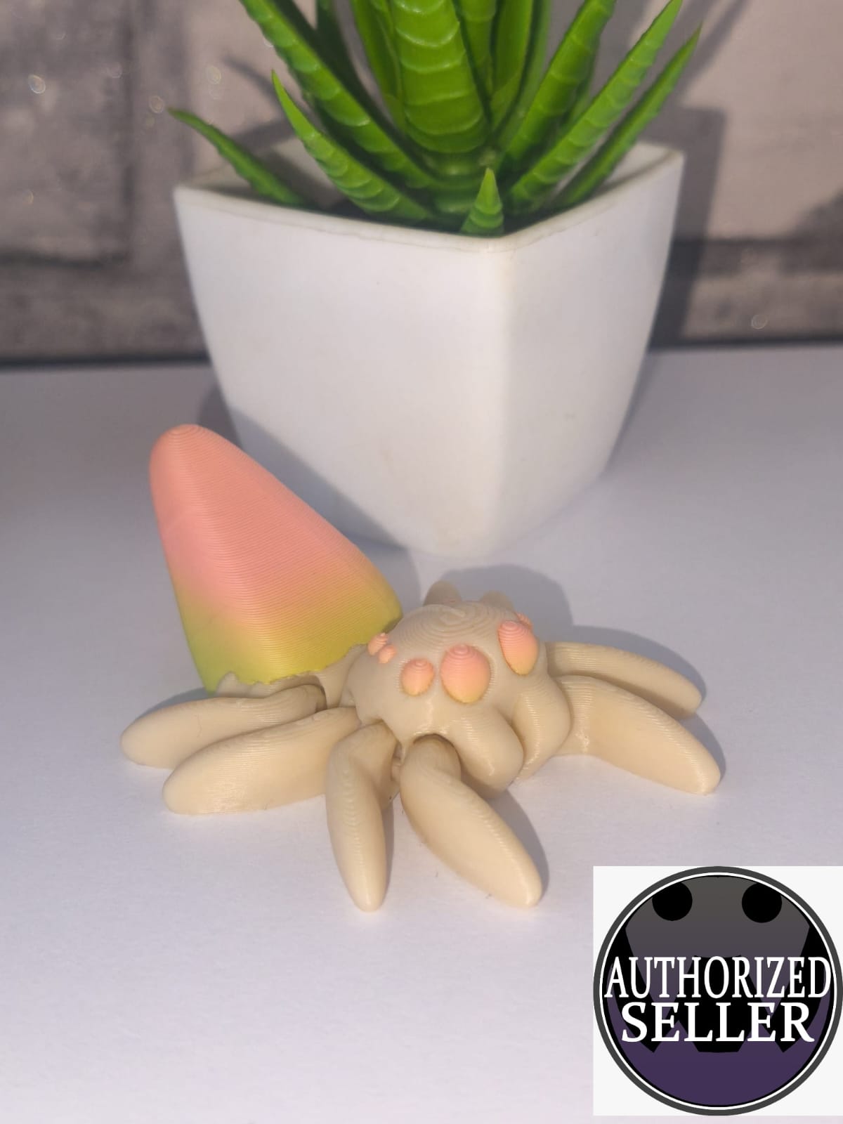 Art 0381 Flexi Süßigkeiten Spinne| 3D-gedruckt| ca 7,3*5cm breit | PLA beige zart orange grün Verlauf Deko & Geschenk für Fantasy-Fans