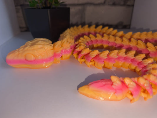 XL Schlange | 3D-gedruckter bewegliche Schlange | ca.89,5 cm lang | PETG rosa orange Verlauf Deko & Geschenk für Fantasy-Fans Art Nr 0393