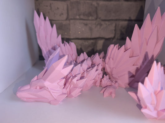 Mega Flexi Kristall-Drache mit Flügel | 3D-gedruckt| ca. 58cm cm lang | PLA rosa Deko & Geschenk für Fantasy-Fans Art Nr 0395