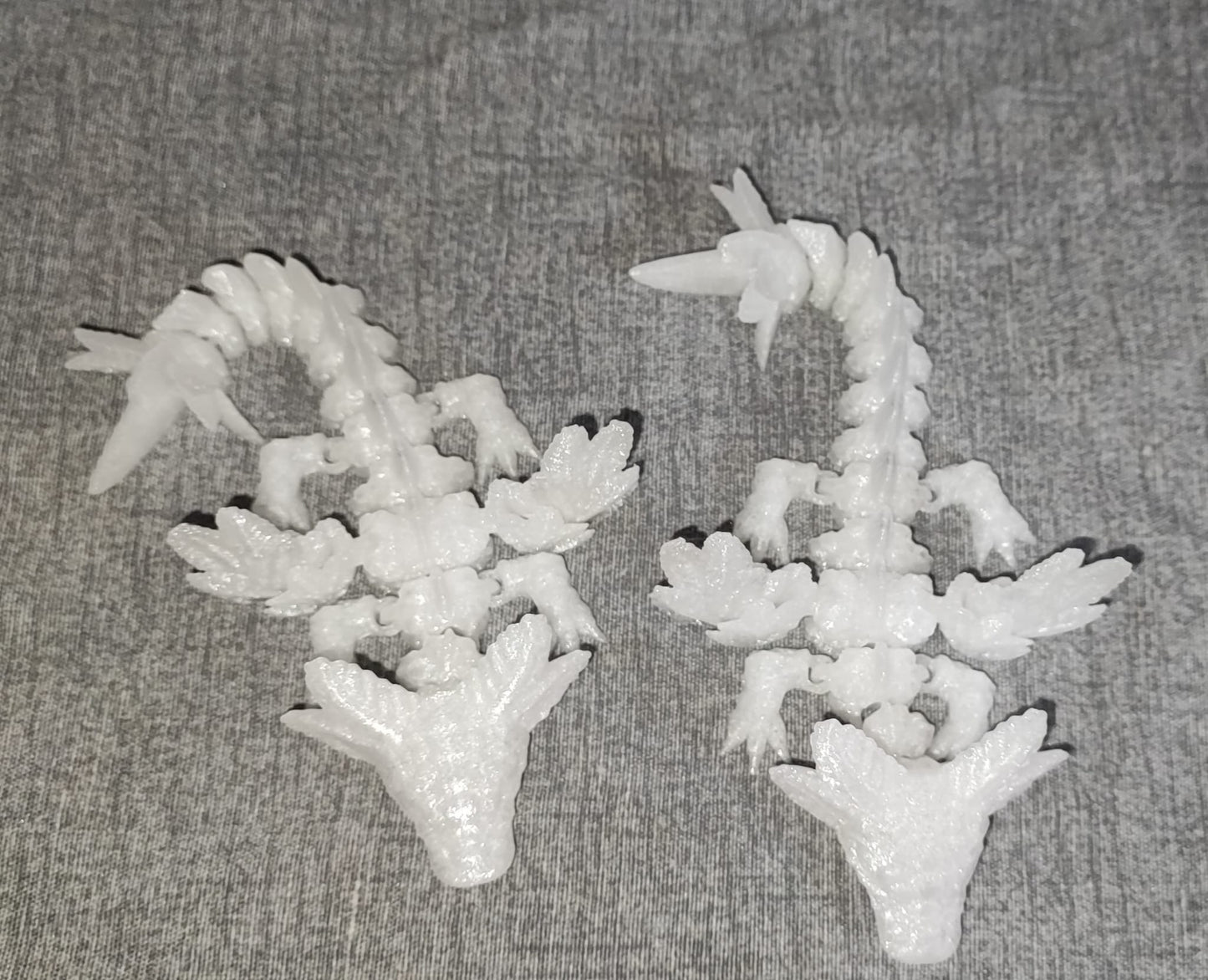 Art 0121 Flexi Leucht Axolotl mit Flügel | 3D-gedruckter beweglicher Axolotl | ca. 18,5 cm lang | PLA bunt leuchtend Deko & Geschenk für Fantasy-Fans Art 0121