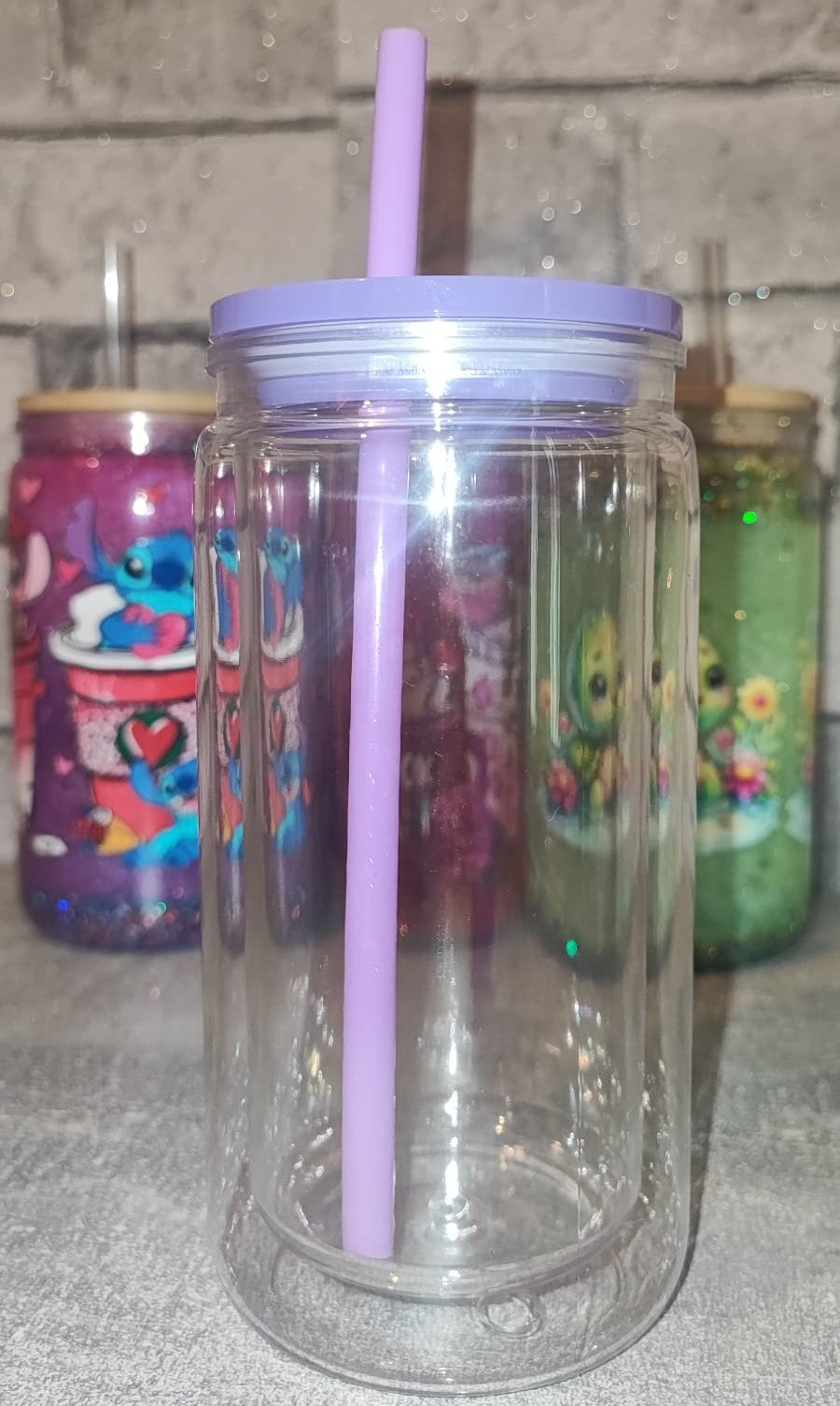 Glitzer Becher mit farbigen Strohhalm und UV Dtf Aufkleber - Kunststoff - Deckel farbig