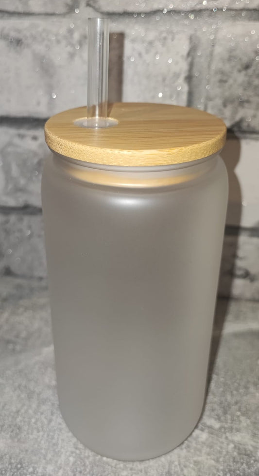Matter Kunststoff Becher mit Strohhalm und UV Dtf Aufkleber - Kunststoff - Deckel Bambus