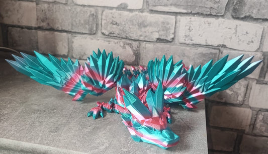 Art 0270 Mega Flexi Kristall-Drache mit Flügel | 3D-gedruckter beweglicher Drache | ca. 58cm cm lang | PLA Silk türkis pink schimmernd Deko & Geschenk für Fantasy-Fans