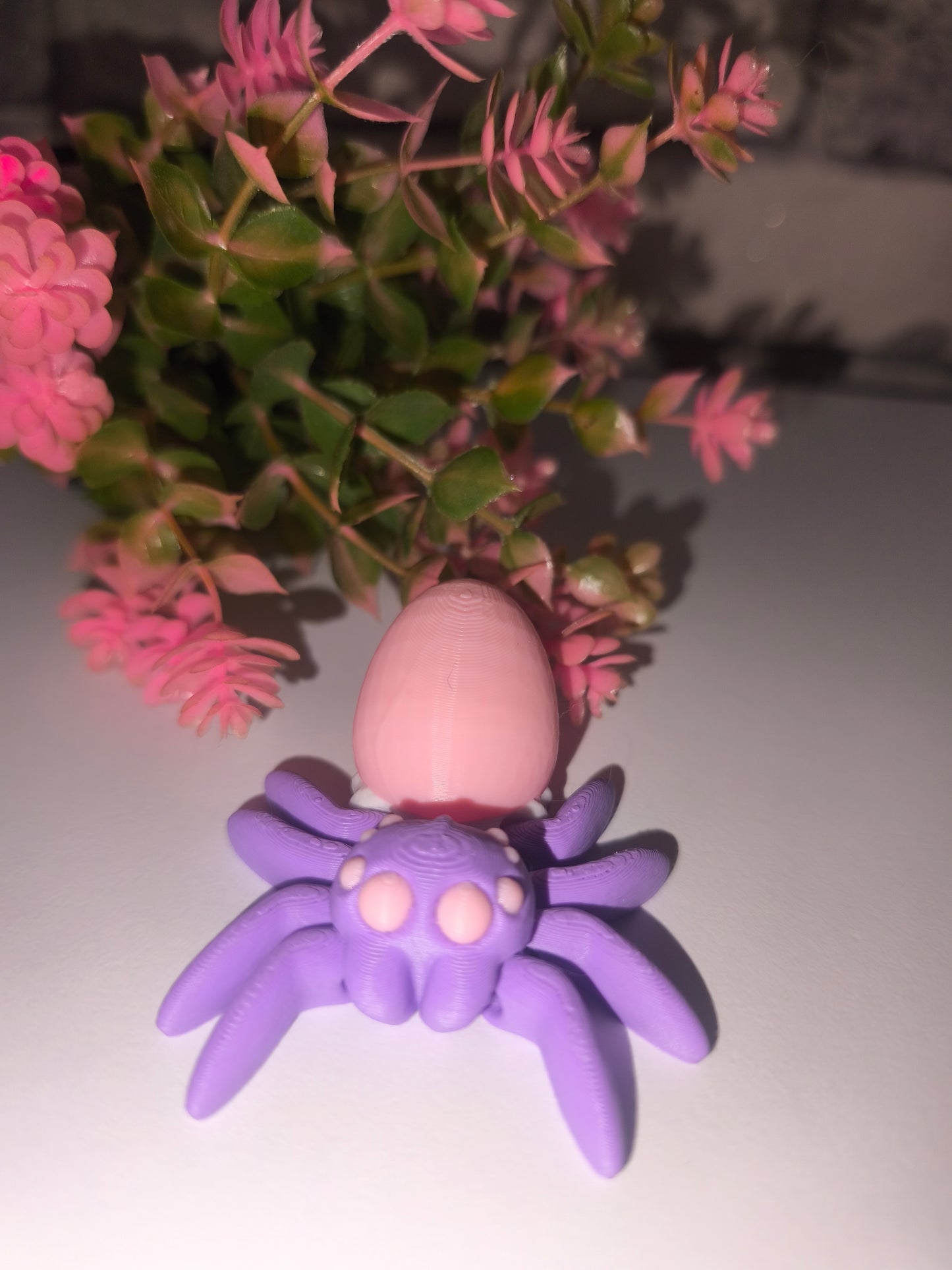 Art 0385 Flexi Osterei Spinne| 3D-gedruckt| ca 7,5*5cm breit | PLA Flieder rosa Deko & Geschenk für Fantasy-Fans