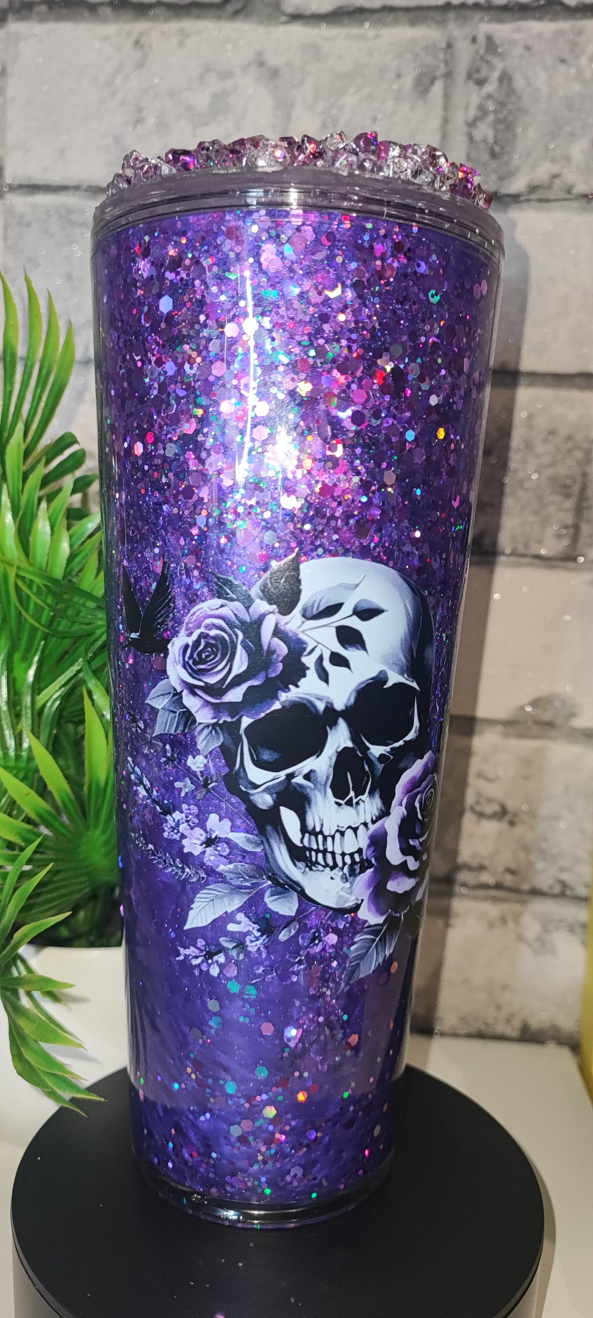 Großer glänzender Glitzer Becher mit UV Dtf Aufkleber inkl Strohhalm Kunststoff Deko Deckel