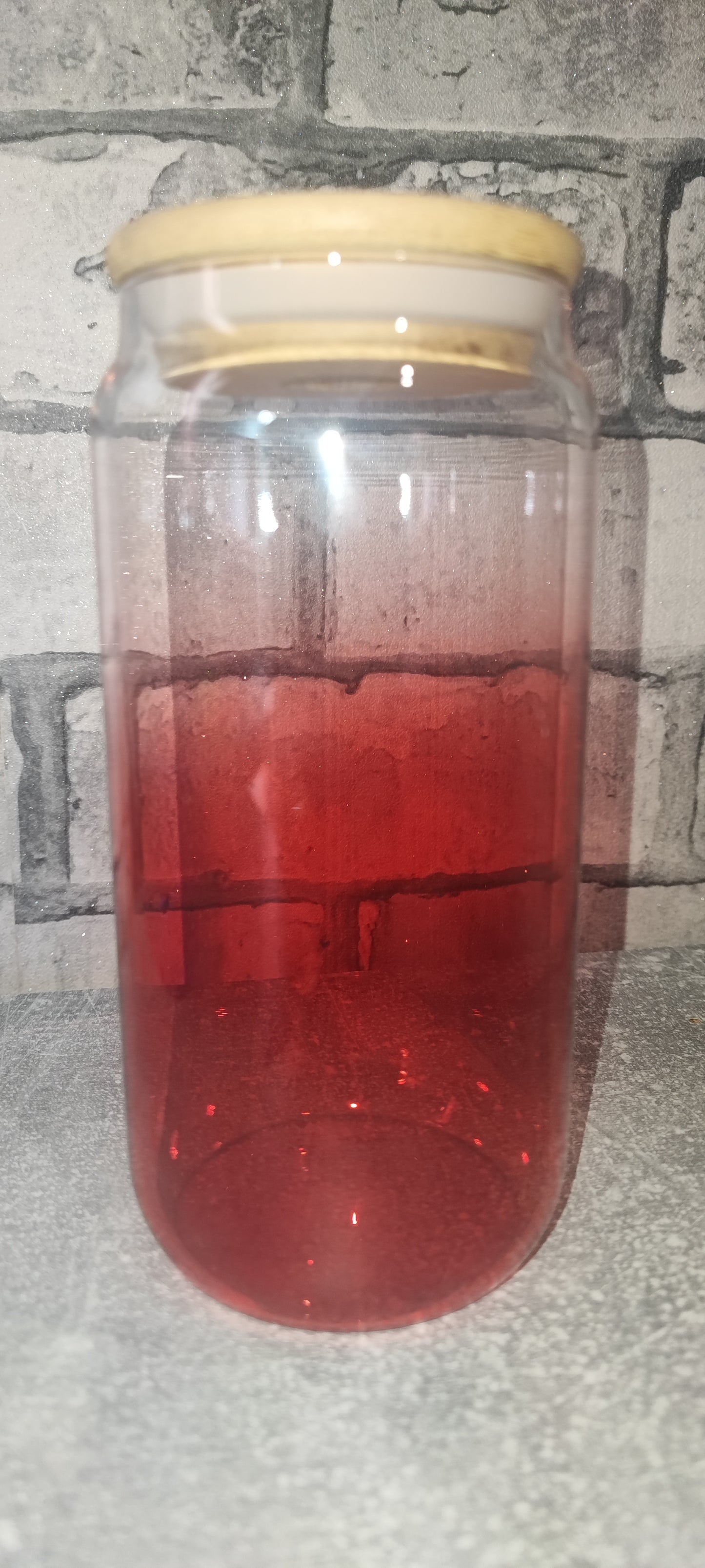 Farbiger Glas Becher mit Strohhalm aus Glas und UV Dtf Aufkleber - Deckel Bambus