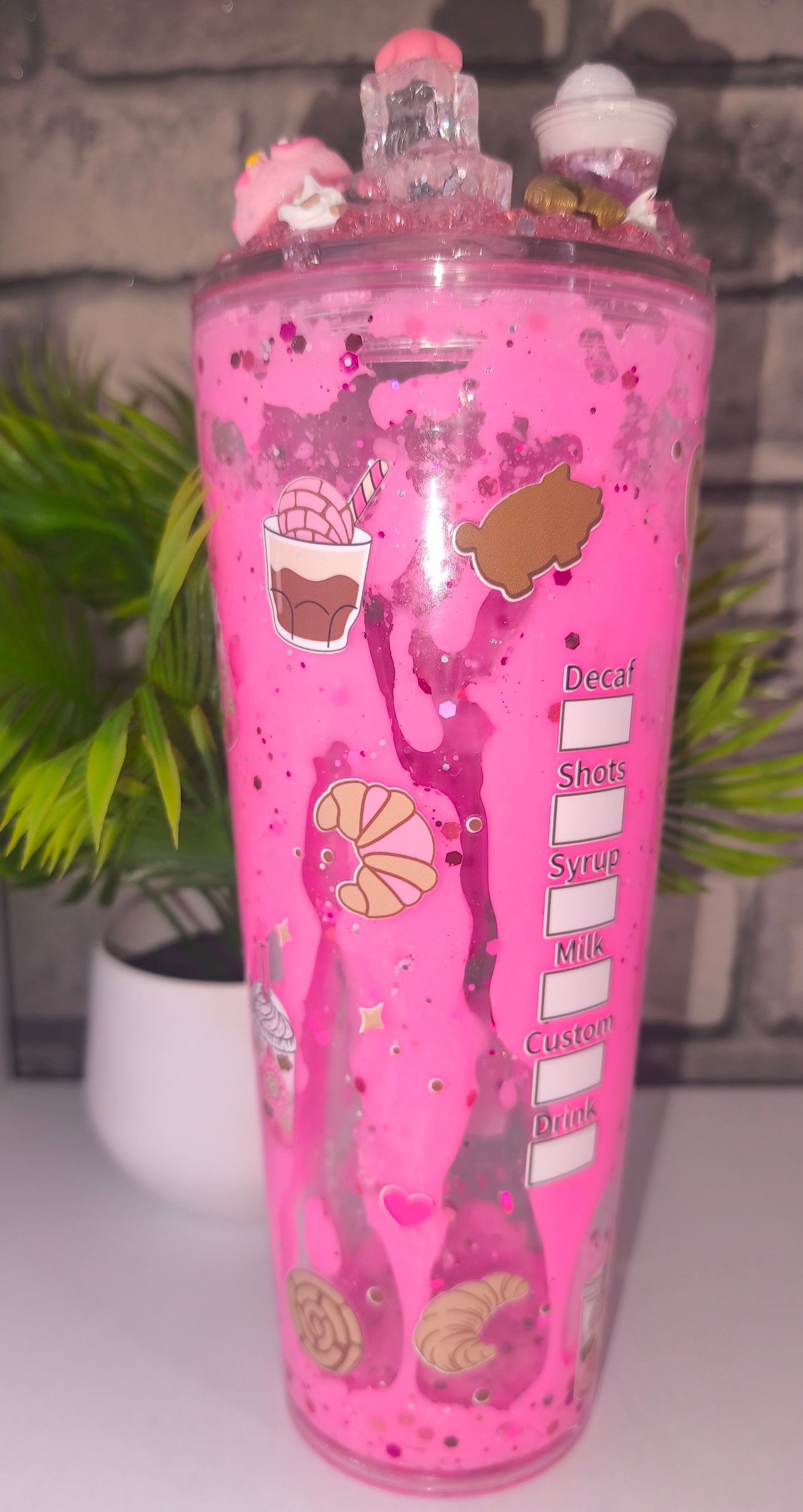 Großer rosa Lavabecher mit UV Dtf Aufkleber inkl Strohhalm Kunststoff Cafecito Deckel 3D Druck