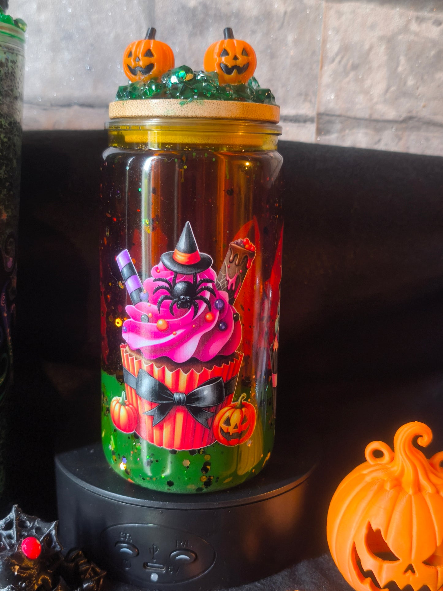 Grün/Orange Lava Becher mit Deko Deckel 3D Druck inkl Strohhalm - Kunststoff - Halloween