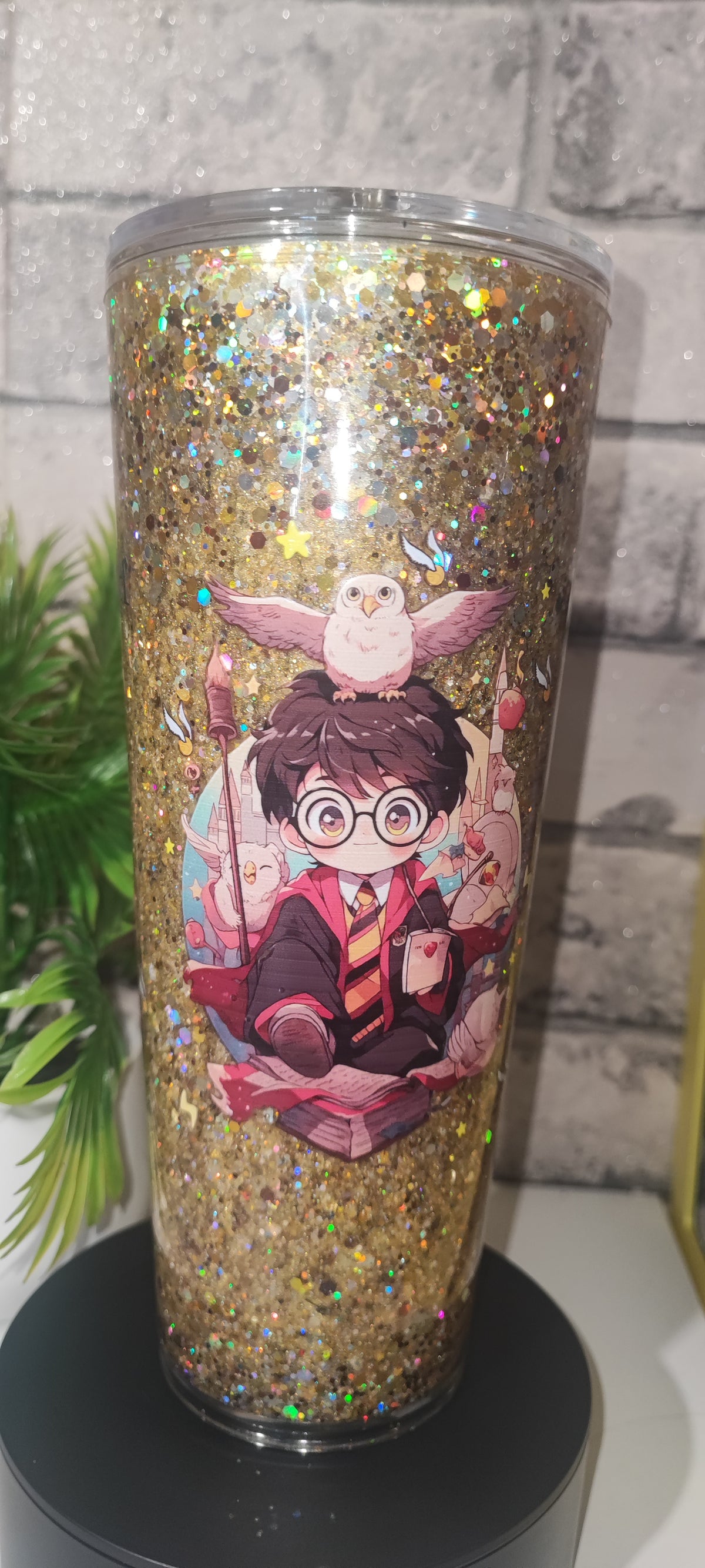 Großer glänzender Glitzer Becher mit UV Dtf Aufkleber inkl Strohhalm Kunststoff - Zauberer