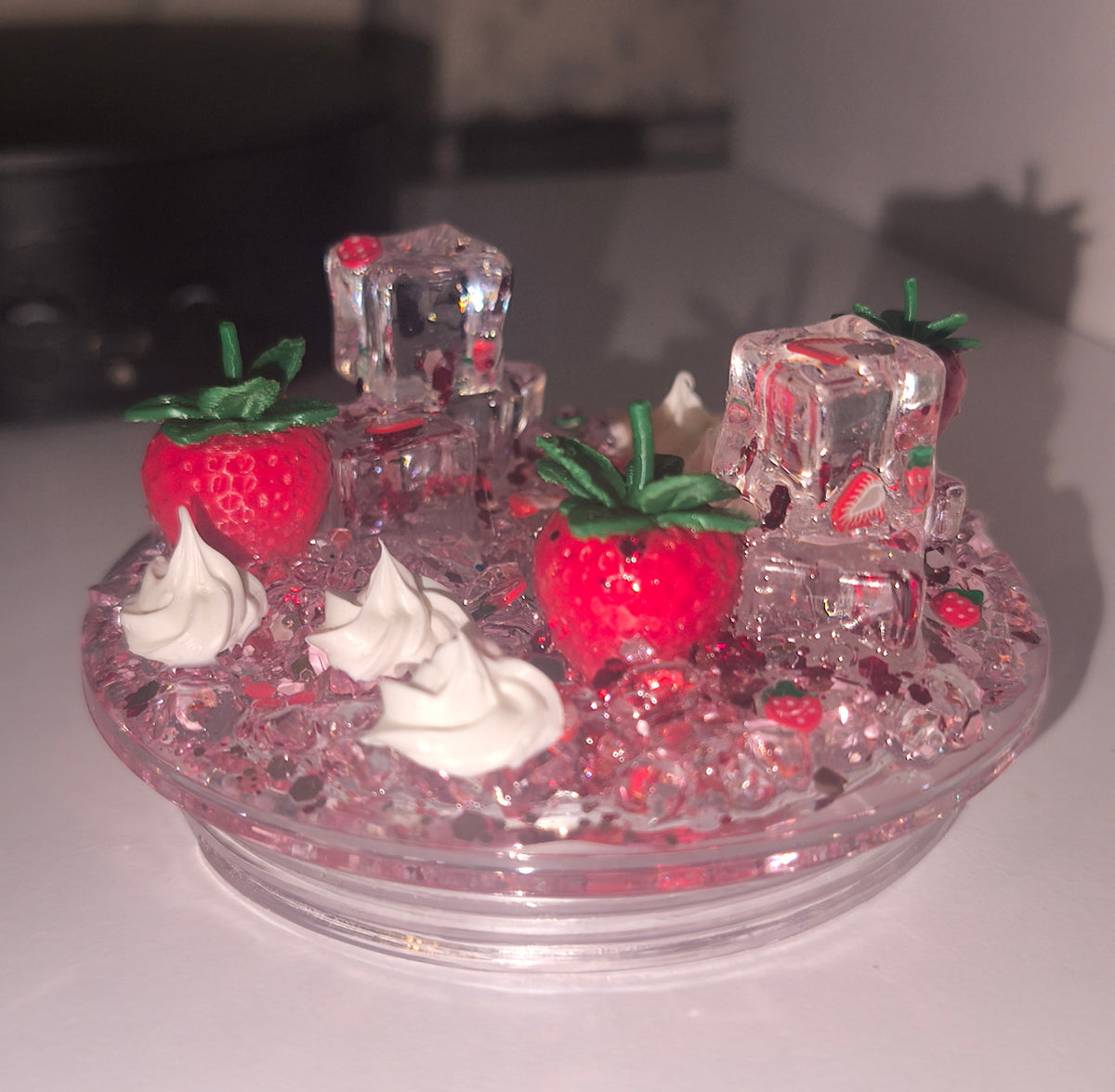 Zarter Erdbeere Lava Becher mit UV Dtf Aufkleber inkl Strohhalm - 3D Druck Deckel