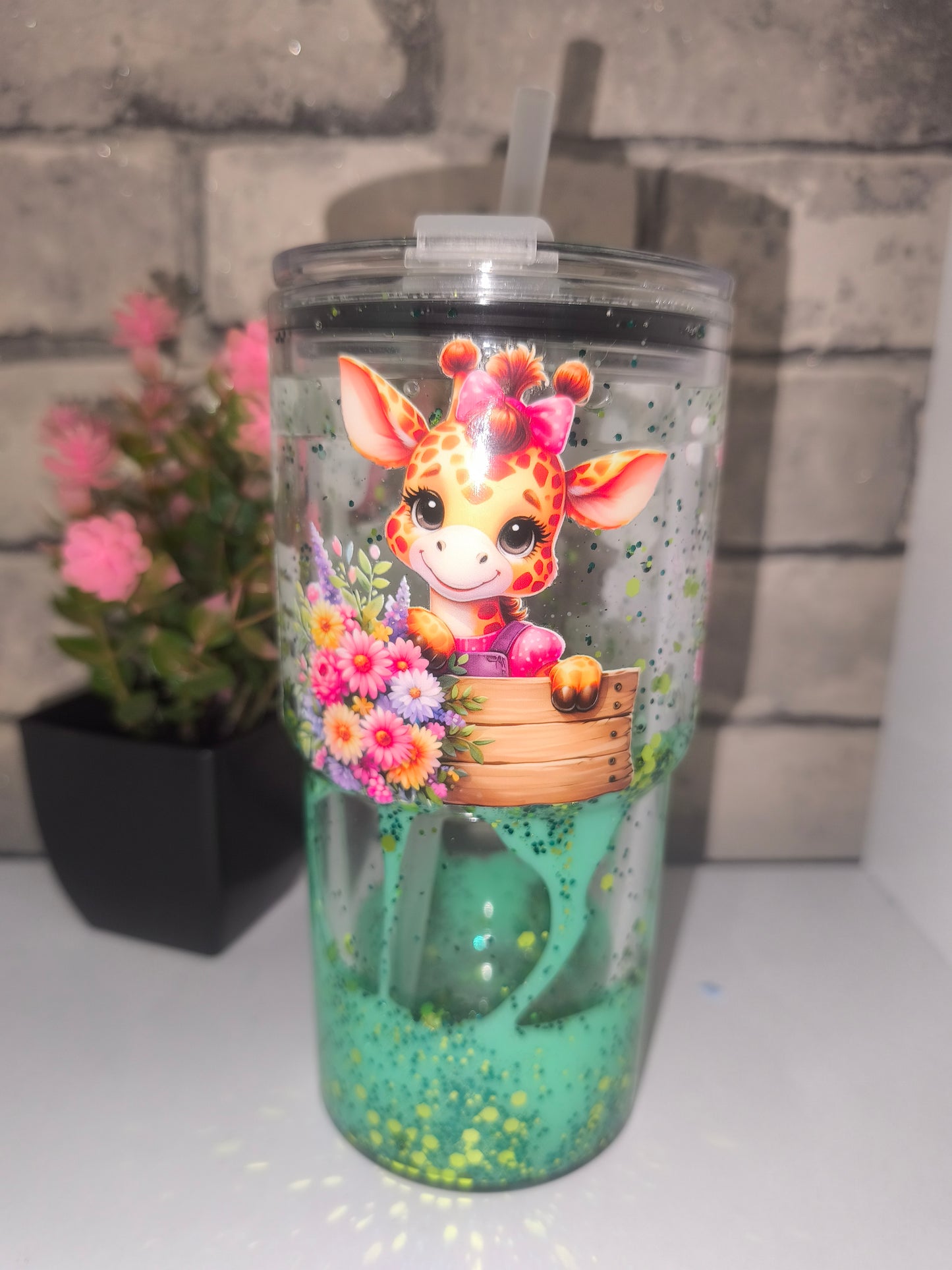 Grünfarbender Lava Becher 18cm Höhe mit UV Dtf Aufkleber inkl Strohhalm - Giraffen