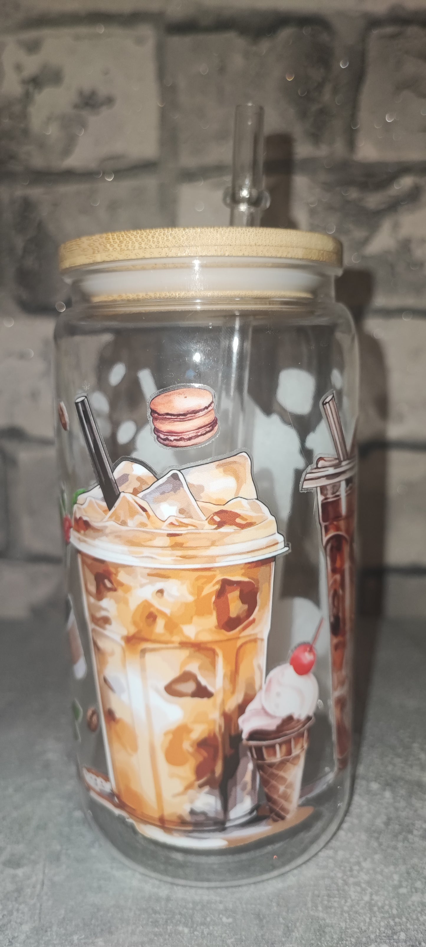 Becher mit Bambus Deckel +UV Dtf Aufkleber inkl Strohhalm - Kunststoff -Kaffee