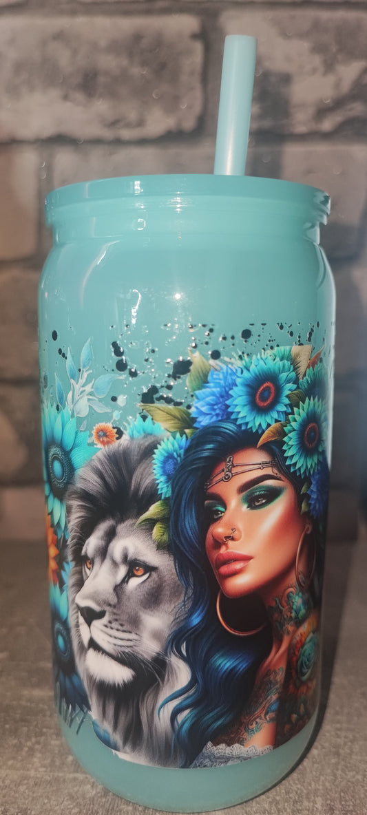 Hellblauer Becher mit Bambus Deckel +UV Dtf Aufkleber inkl Strohhalm - Kunststoff - Frau