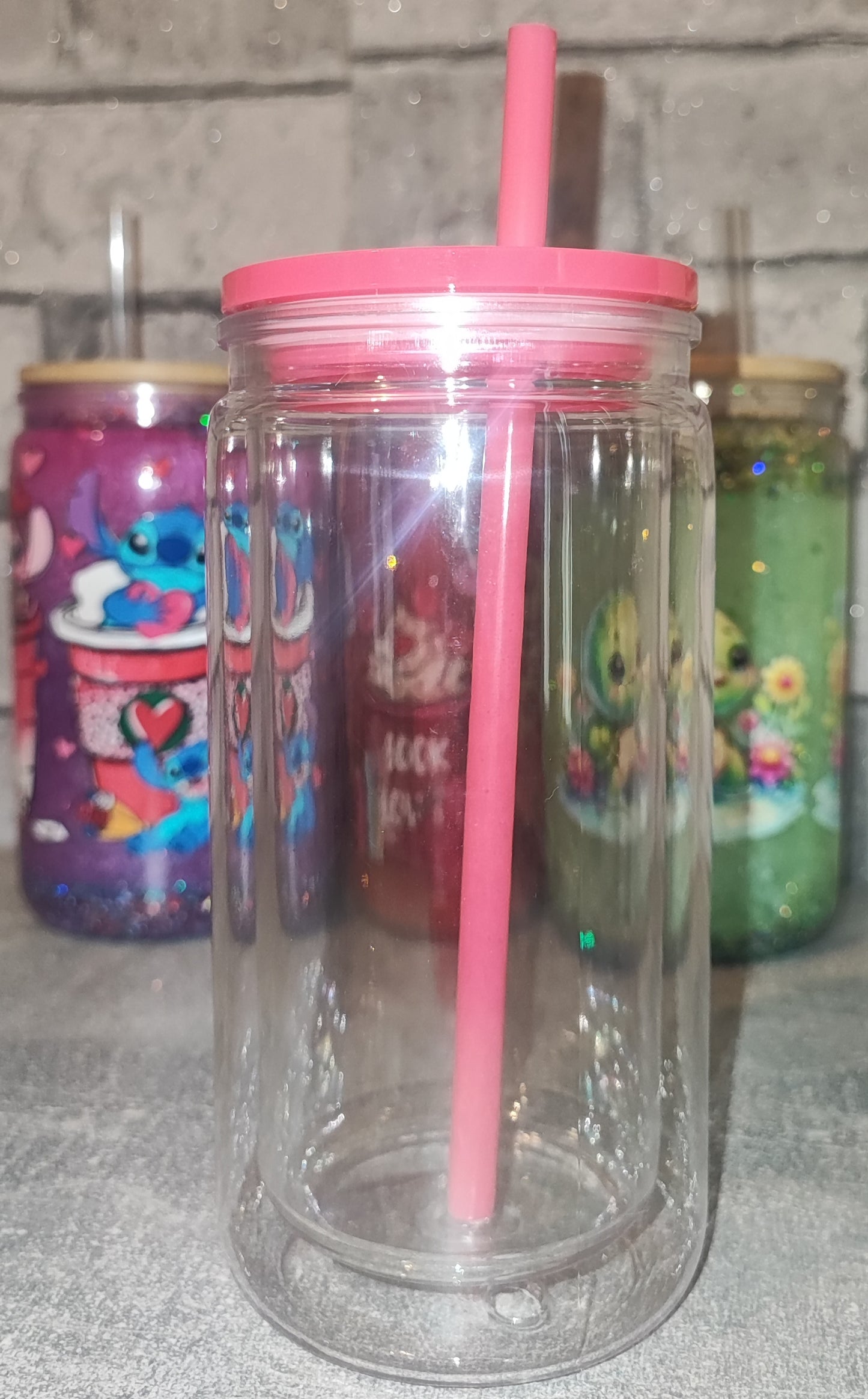 Glitzer Becher mit farbigen Strohhalm und UV Dtf Aufkleber - Kunststoff - Deckel farbig