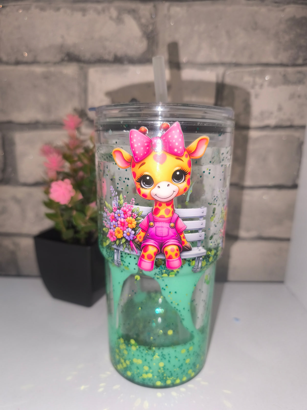 Grünfarbender Lava Becher 18cm Höhe mit UV Dtf Aufkleber inkl Strohhalm - Giraffen