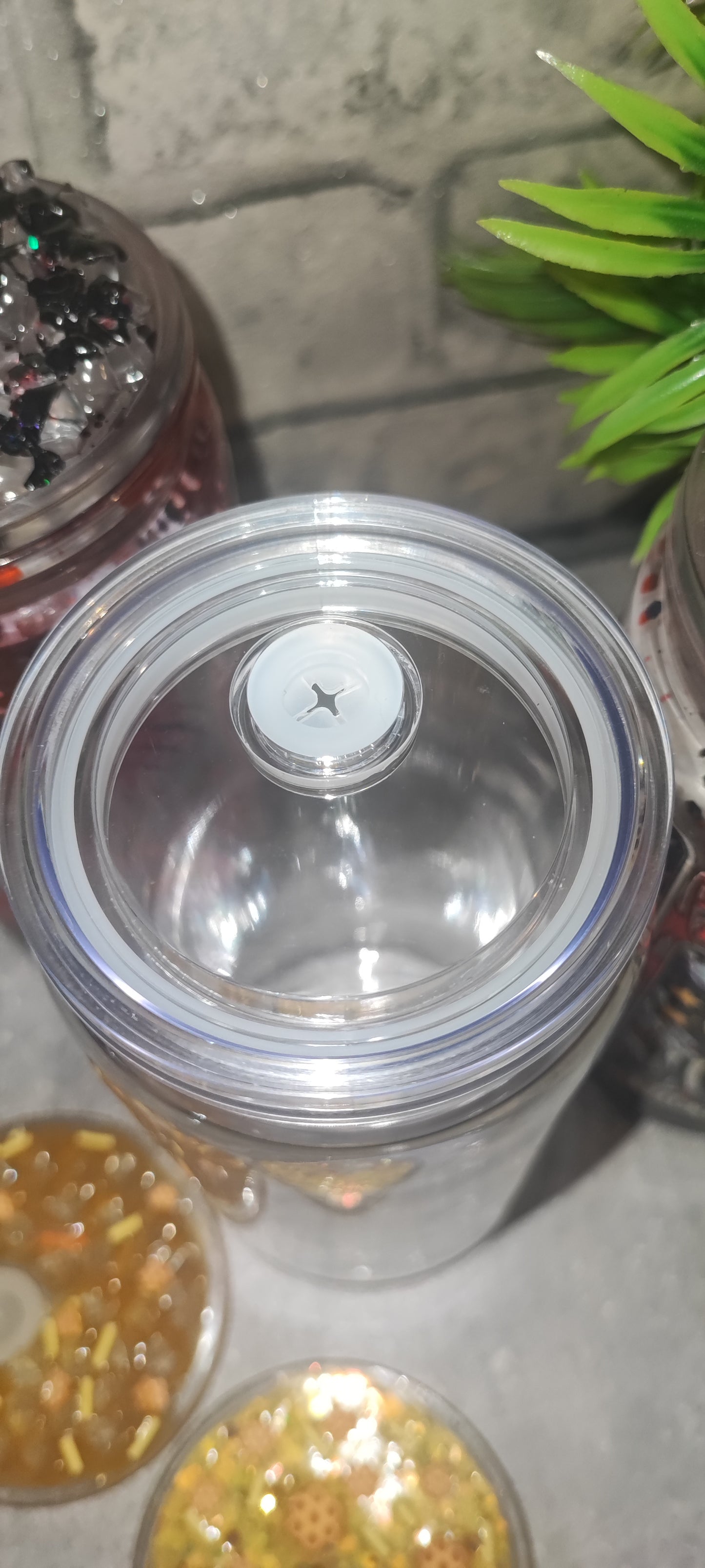 Glitzer/Lava Becher mit Strohhalm und UV Dtf Aufkleber - Kunststoff - transparent Deckel
