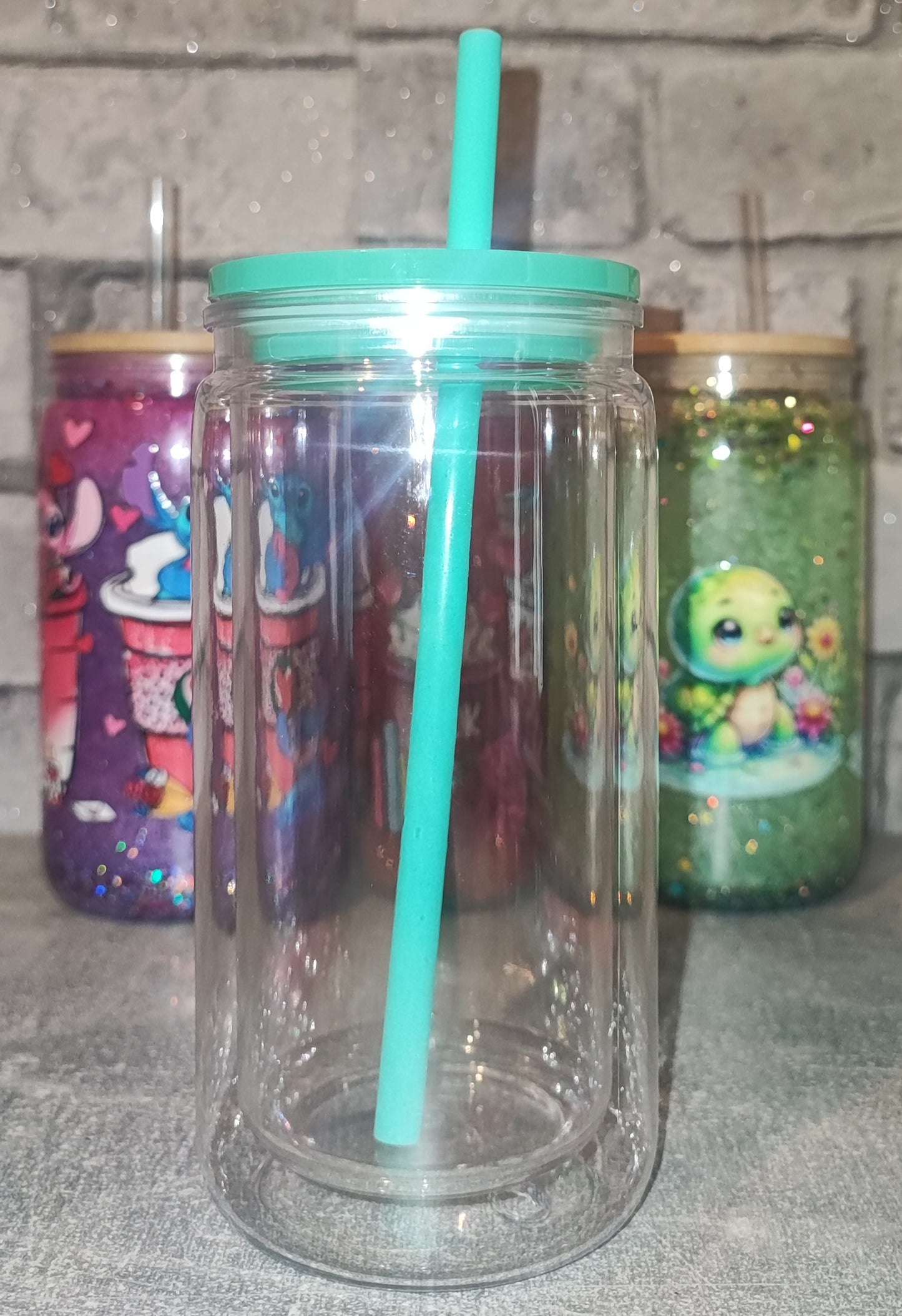 Glitzer Becher mit farbigen Strohhalm und UV Dtf Aufkleber - Kunststoff - Deckel farbig