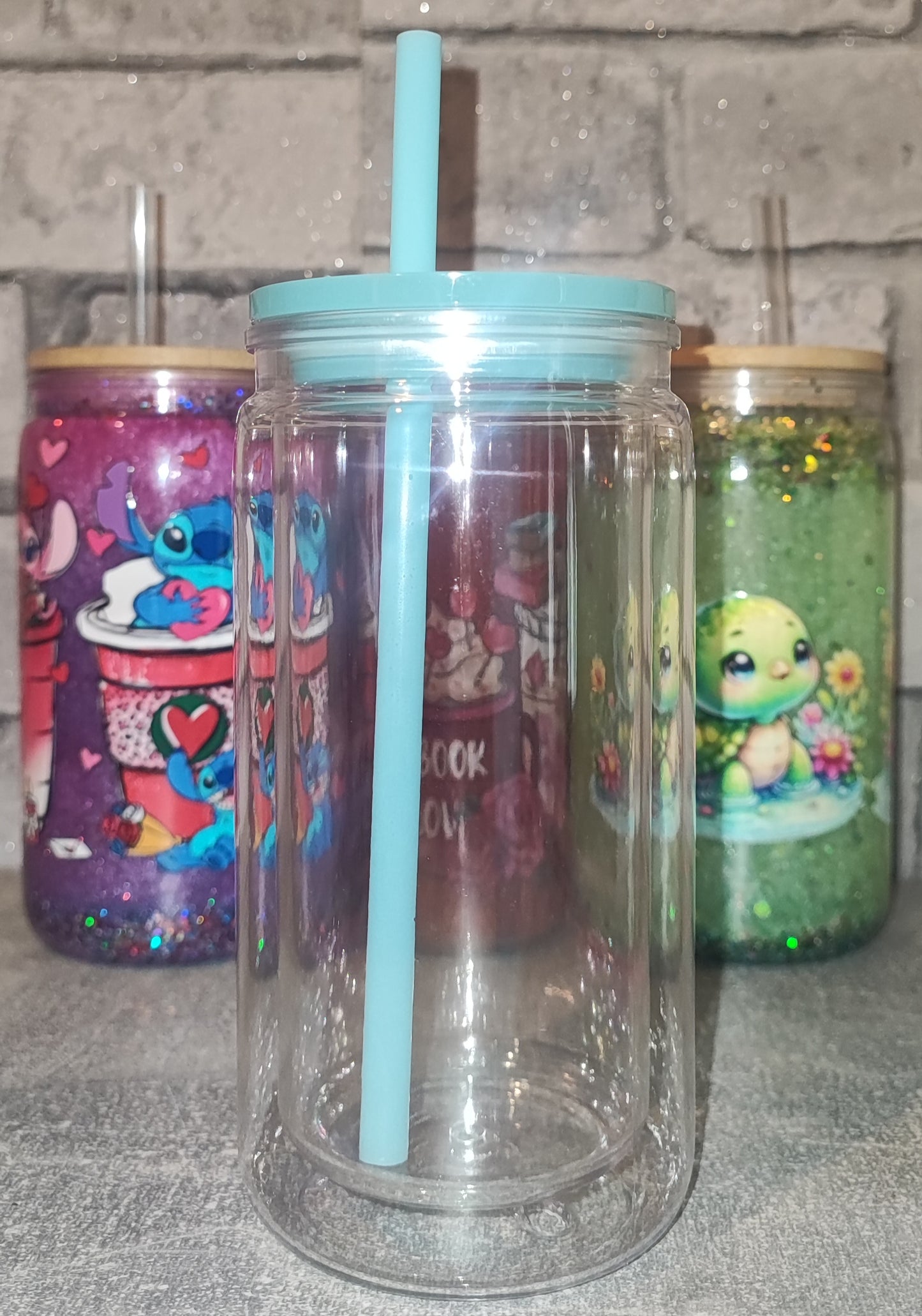 Glitzer Becher mit farbigen Strohhalm und UV Dtf Aufkleber - Kunststoff - Deckel farbig