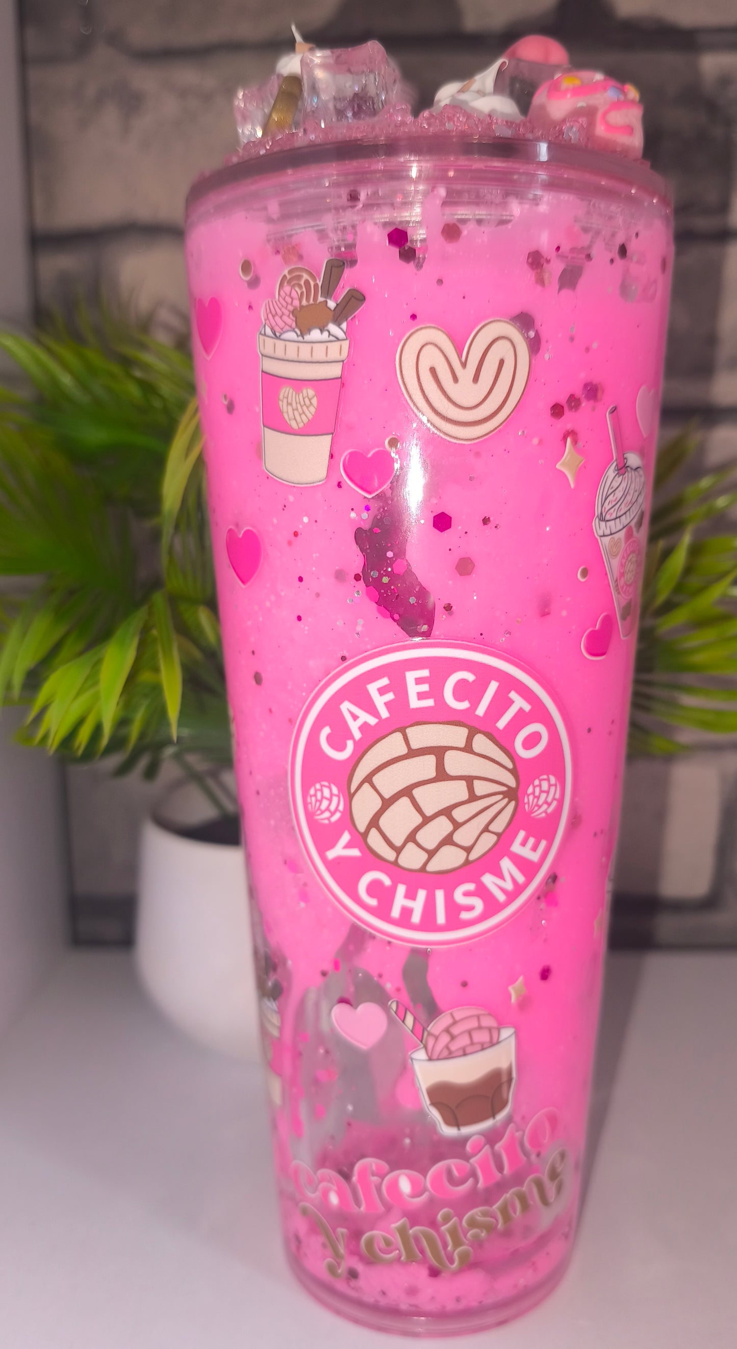 Großer rosa Lavabecher mit UV Dtf Aufkleber inkl Strohhalm Kunststoff Cafecito Deckel 3D Druck