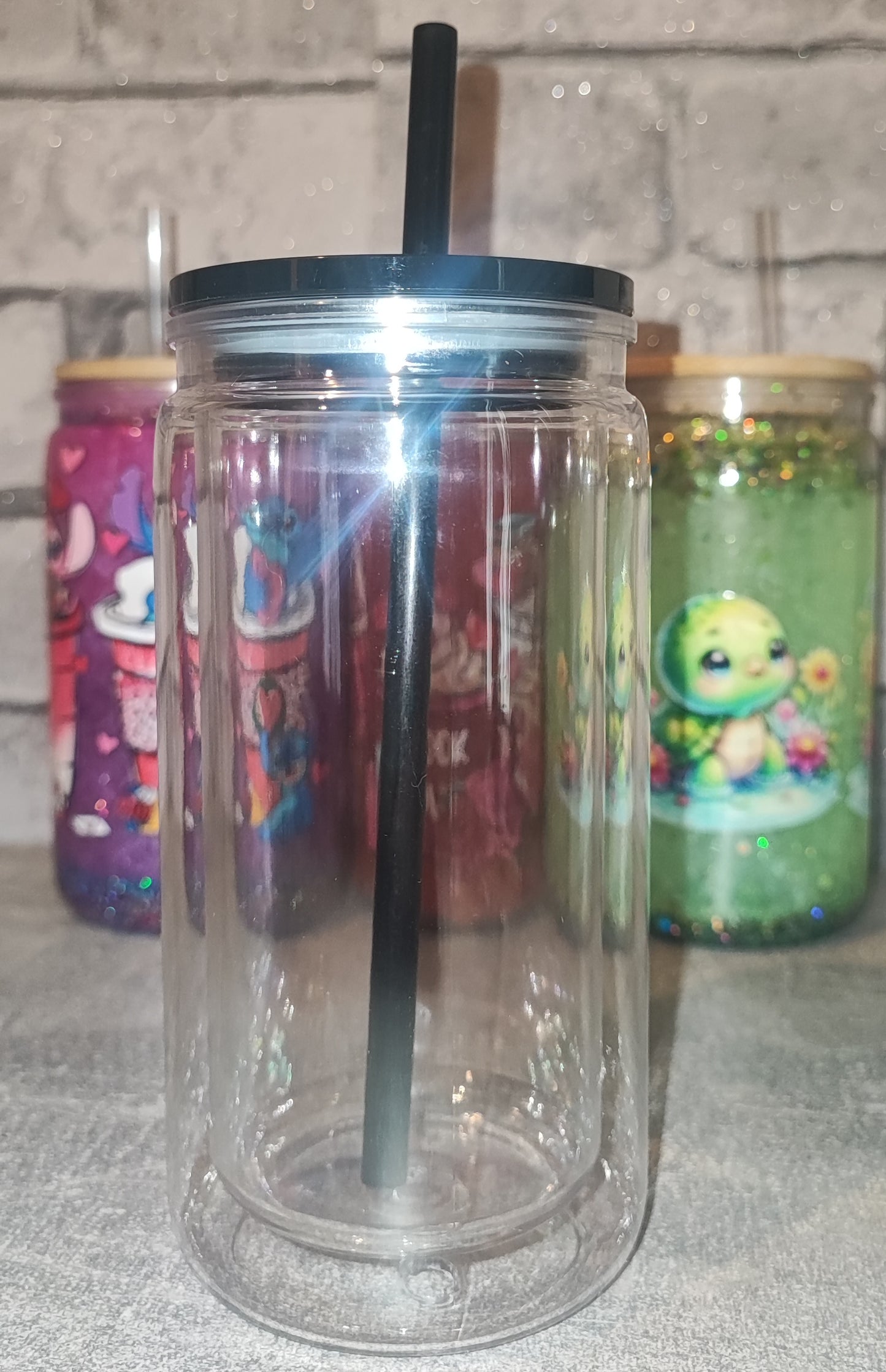 Glitzer Becher mit farbigen Strohhalm und UV Dtf Aufkleber - Kunststoff - Deckel farbig