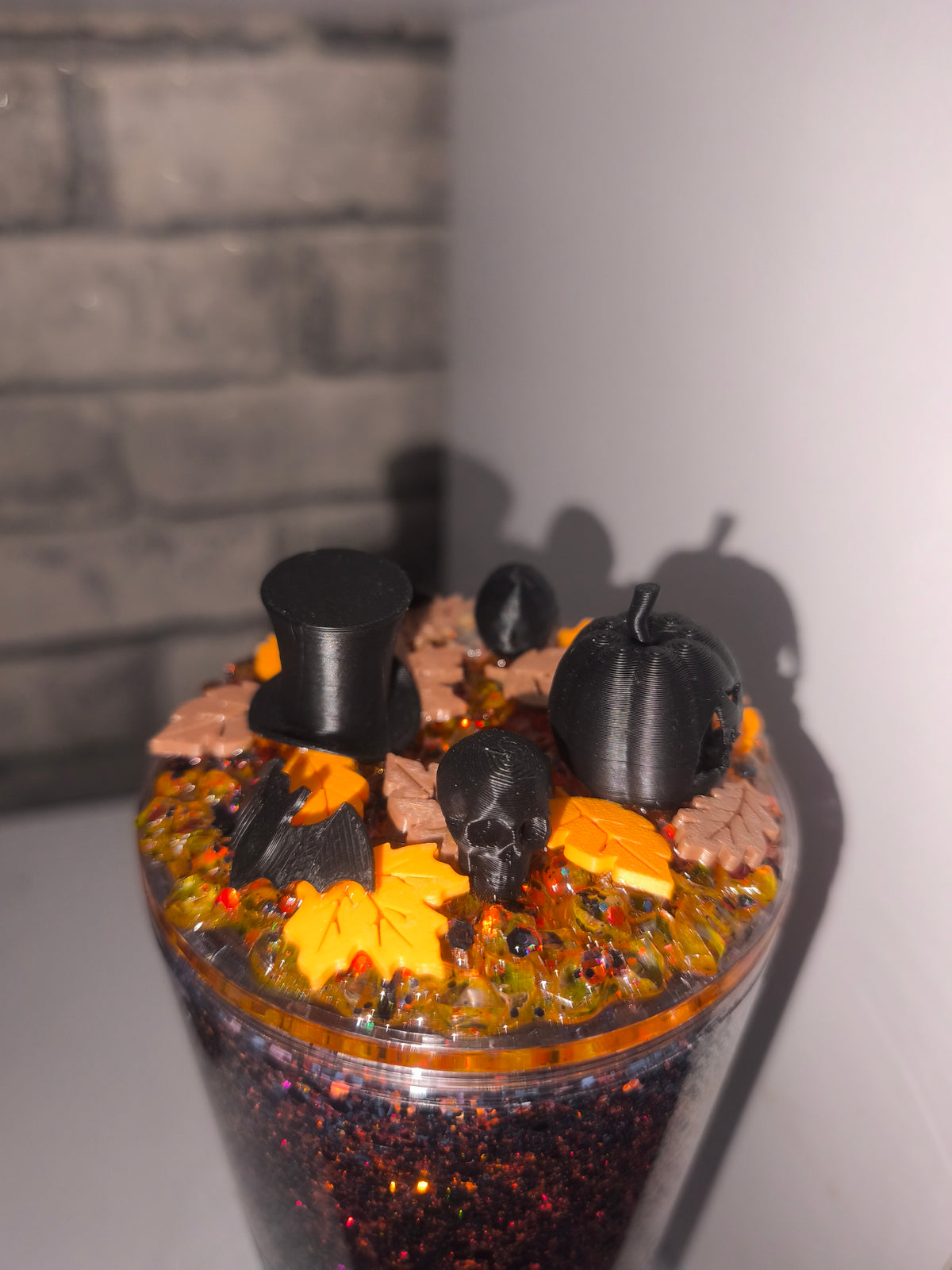 Großer Becher mit UV Dtf Aufkleber inkl Strohhalm Kunststoff - Deko Deckel Herbst Halloween
