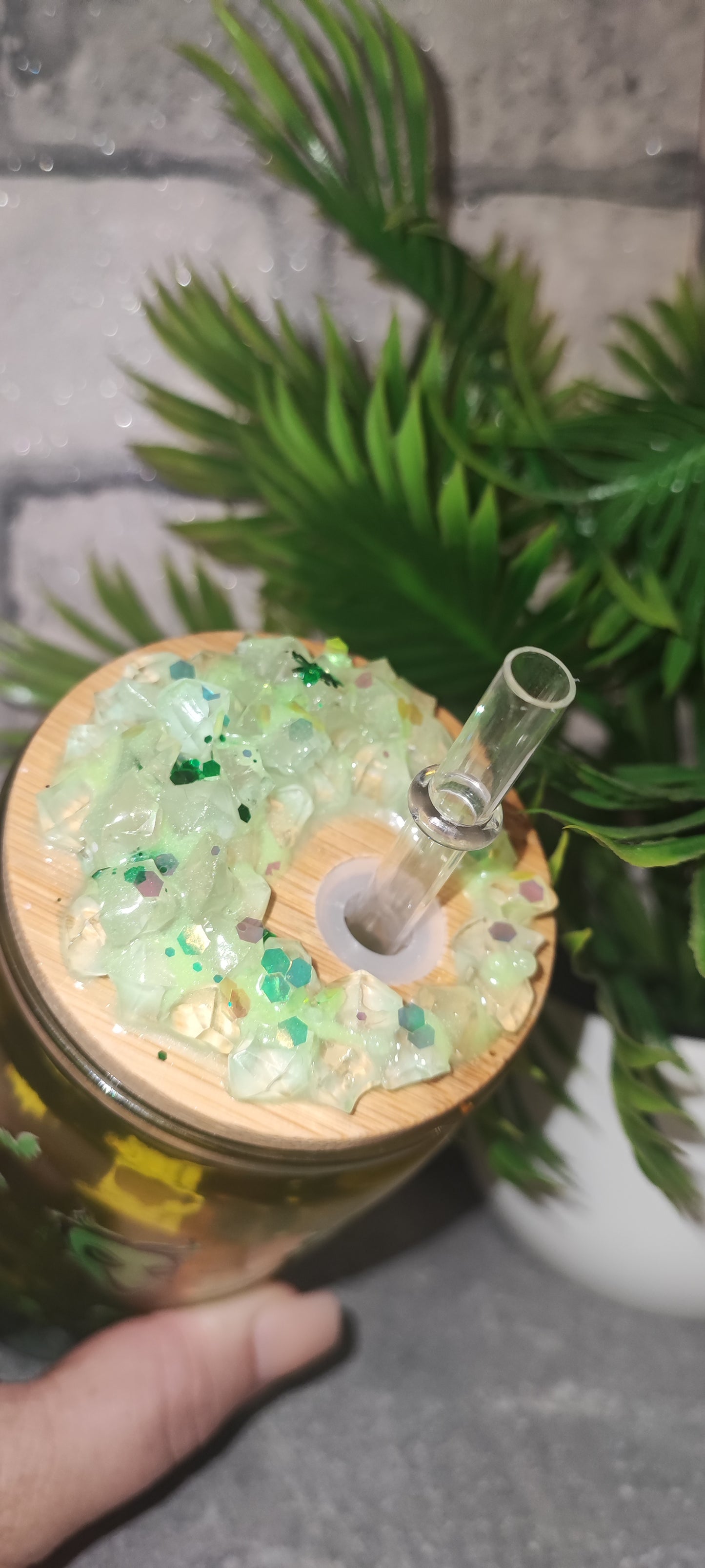 Grün/Gelb Lava Becher mit Deko Deckel leuchtend inkl Strohhalm - Kunststoff - Geist
