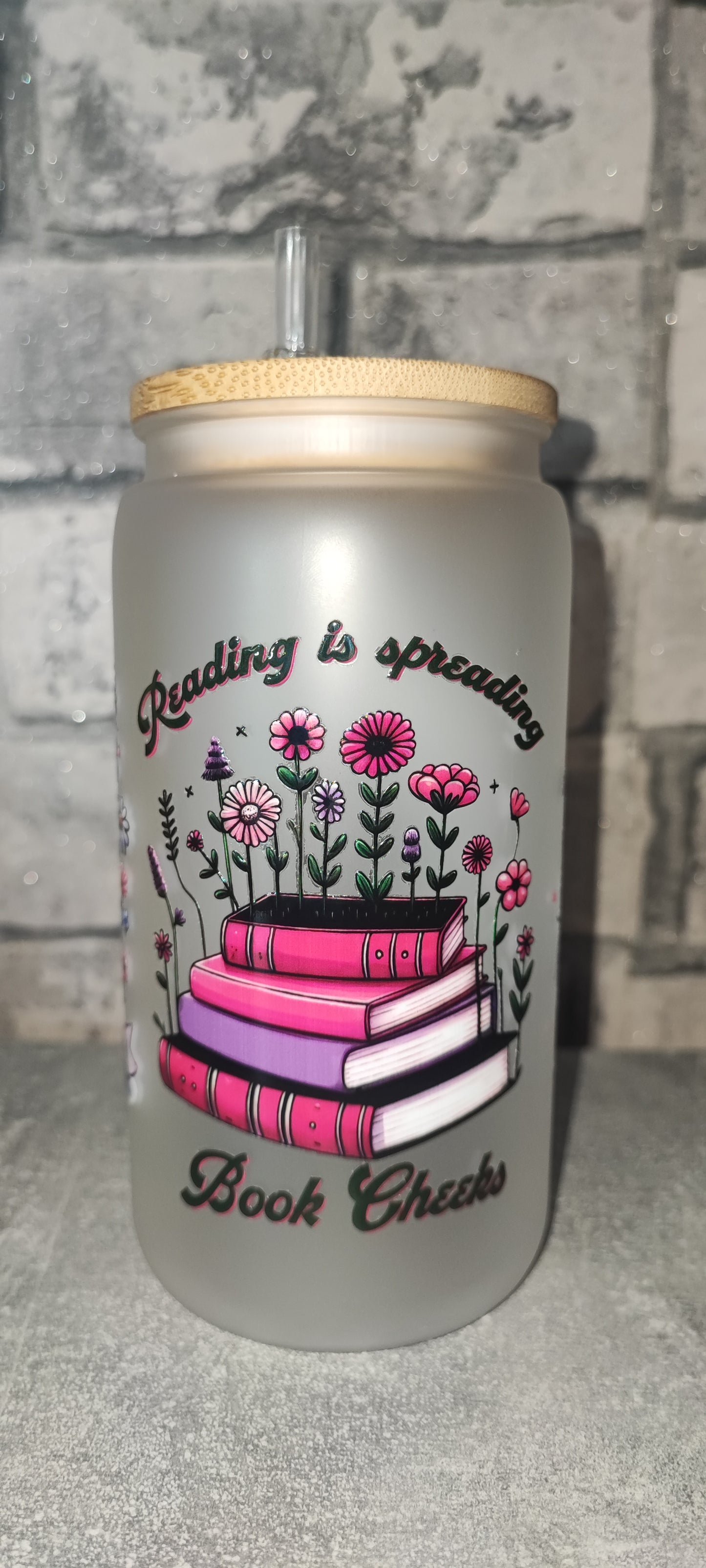 Matter Becher mit Bambus Deckel +Buch UV Dtf Aufkleber inkl Strohhalm - Kunststoff - Bücher